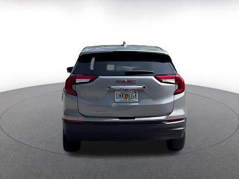 Used 2024 GMC Terrain SLE FWD image 12