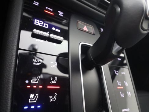 Used 2023 Porsche Macan image 23