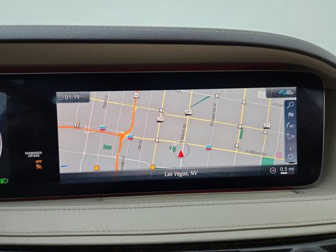 Used 2019 Mercedes-Benz S 560 Sedan image 35