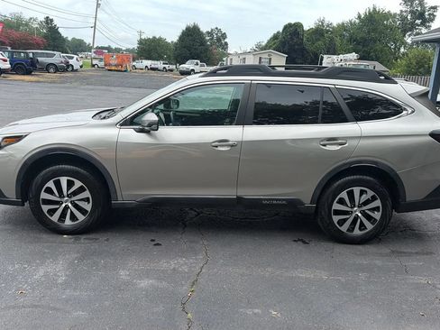 Used 2020 Subaru Outback Premium AWD/4WD image 3