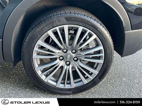 Used 2024 Cadillac XT4 Premium Luxury image 11