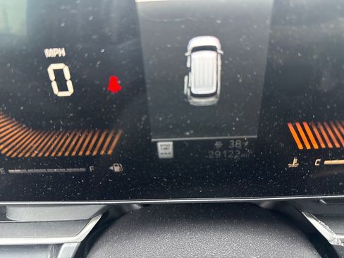 Used 2025 Kia Carnival image 18