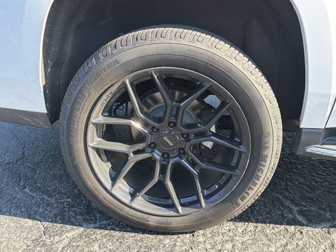 Used 2019 GMC Yukon XL Denali w/ Open Road Package AWD/4WD image 9