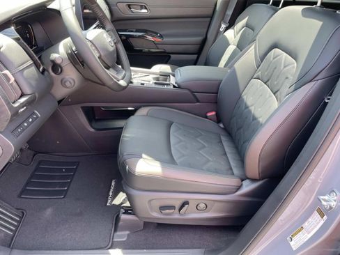 New 2026 Nissan Pathfinder Platinum FWD image 24