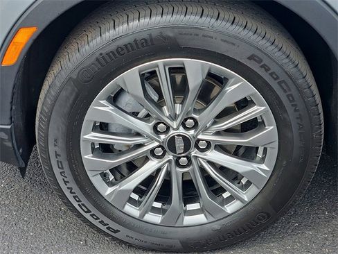 Used 2024 Cadillac XT4 Premium Luxury image 10