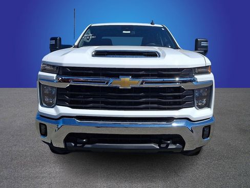 Used 2025 Chevrolet Silverado 2500 LT w/ Convenience Package AWD/4WD image 2
