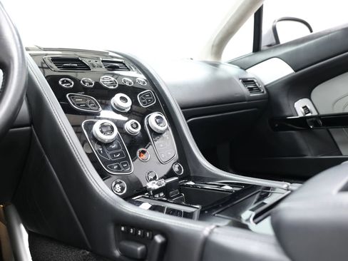 Used 2016 Aston Martin V8 Vantage S RWD image 29