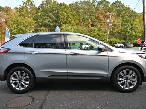 Used 2024 Ford Edge Titanium image 8