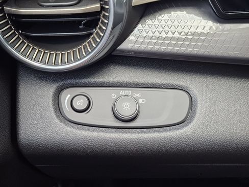 New 2026 Chevrolet Trax ACTIV w/ Sunroof Package FWD image 23
