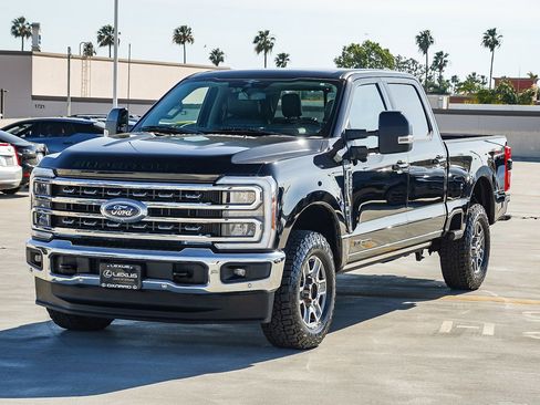 Used 2023 Ford F250 Lariat w/ Lariat Ultimate Package image 3