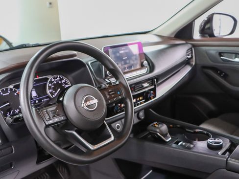 Used 2022 Nissan Rogue SV image 22