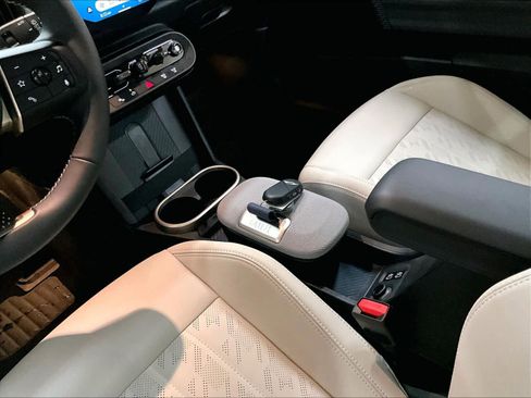 Certified 2025 MINI Cooper S image 19