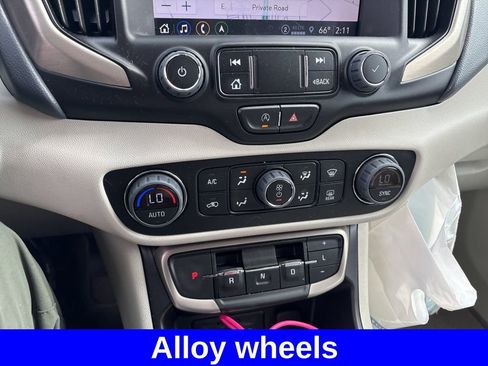 Used 2024 GMC Terrain Denali image 25