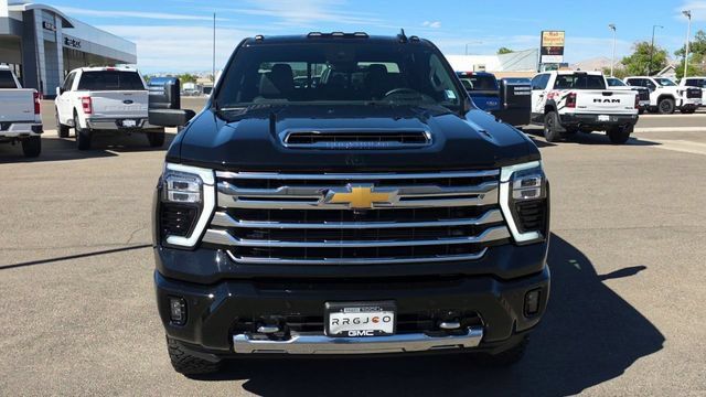 Used 2024 Chevrolet Silverado 3500 High Country w/ Technology Package AWD/4WD image 3