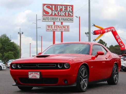 Used 2023 Dodge Challenger R/T w/ Plus Package RWD image 6