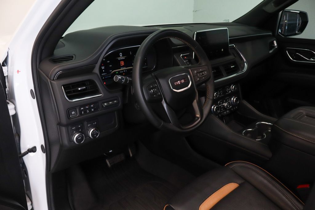 Used 2024 GMC Yukon AT4 w/ Technology Package AWD/4WD image 20