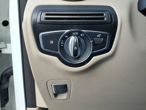 Used 2018 Mercedes-Benz GLC 300 image 11