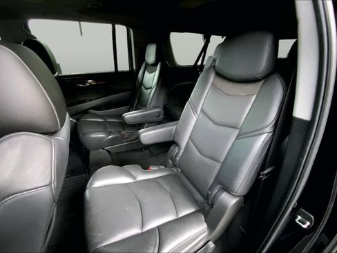 Used 2019 Cadillac Escalade ESV Premium Luxury w/ Escalade Sport Edition AWD/4WD image 21