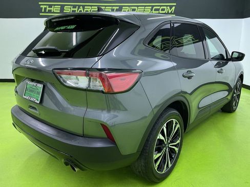 Used 2021 Ford Escape SE w/ SE Sport Appearance Package image 10