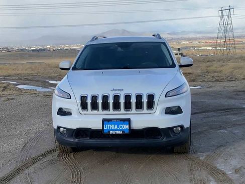 Used 2018 Jeep Cherokee Latitude image 3