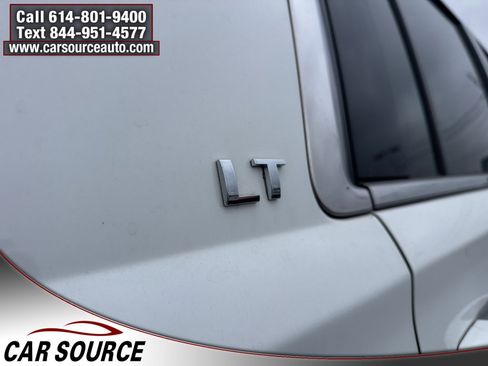 Used 2017 Chevrolet Suburban LT image 7