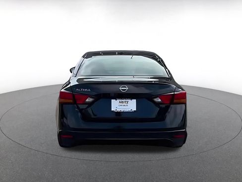 Used 2025 Nissan Altima 2.5 SV FWD image 11