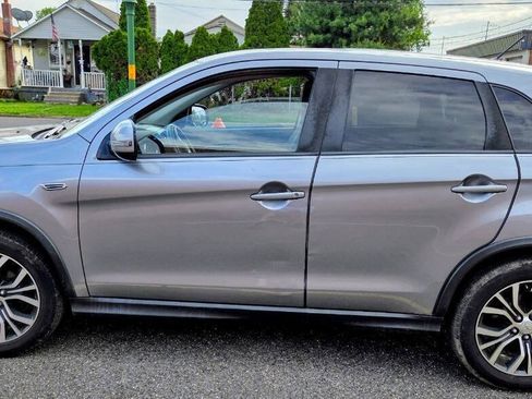 Used 2016 Mitsubishi Outlander Sport ES FWD image 2
