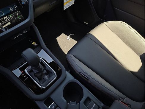 Used 2025 Subaru Forester Sport image 21