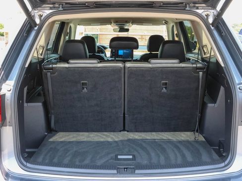 Used 2025 Volkswagen Atlas SE FWD image 35