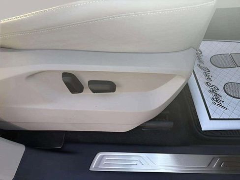 Used 2023 Volkswagen Atlas SEL image 22