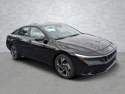 New 2025 Hyundai Elantra Sport image 1