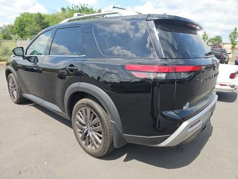 Certified 2023 Nissan Pathfinder SL w/ SL Premium Package AWD/4WD image 4
