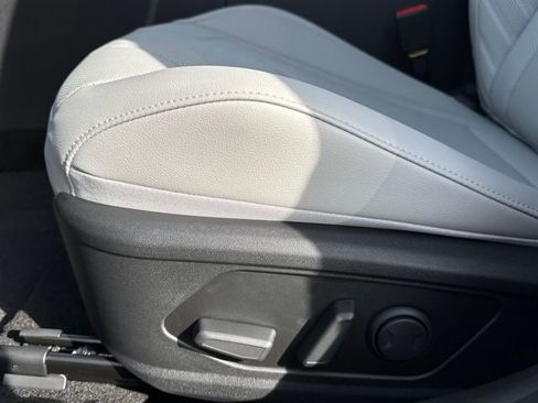 New 2026 Hyundai Elantra Limited image 12