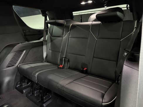 Used 2023 Cadillac Escalade Premium Luxury image 23