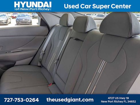 Certified 2025 Hyundai Elantra SEL FWD image 13