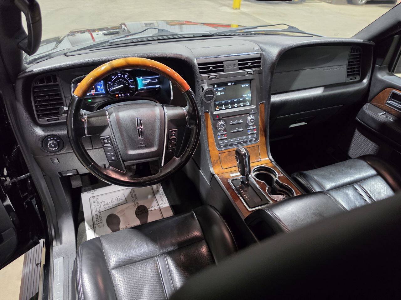 Used 2017 Lincoln Navigator Select AWD/4WD image 30