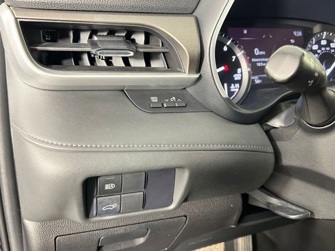 Used 2021 Toyota Highlander XLE image 23