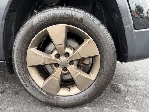 Used 2017 Jeep Cherokee 75th Anniversary image 24