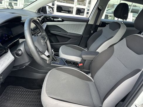 Used 2024 Volkswagen Taos S image 11