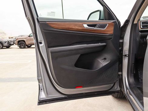 Certified 2026 Volkswagen Atlas SE FWD image 20