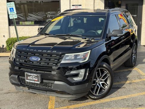 Used 2017 Ford Explorer Sport w/ Equipment Group 401A AWD/4WD image 4