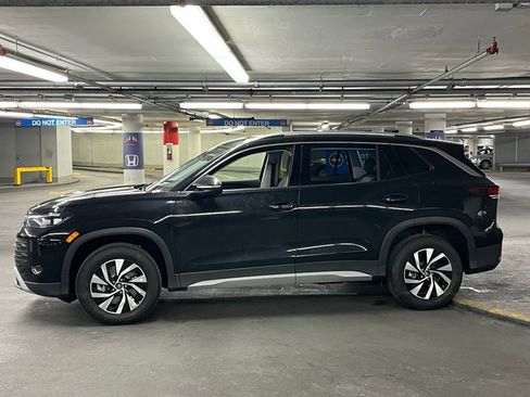 New 2026 Volkswagen Tiguan S FWD image 32