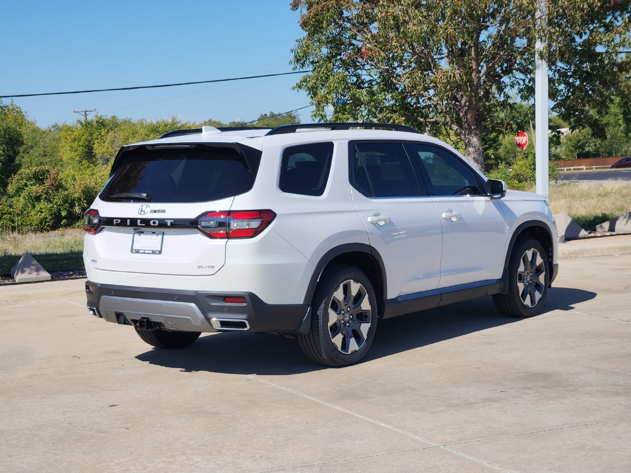 New 2026 Honda Pilot Elite image 3