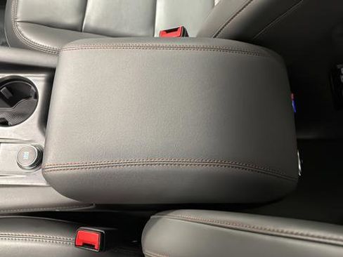 Used 2025 Ford Explorer Active w/ Active Comfort Package AWD/4WD image 20
