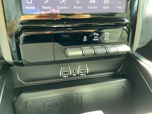 Used 2025 RAM 1500 Big Horn AWD/4WD image 33
