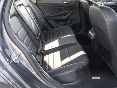 Used 2024 Volkswagen Jetta SE FWD image 31