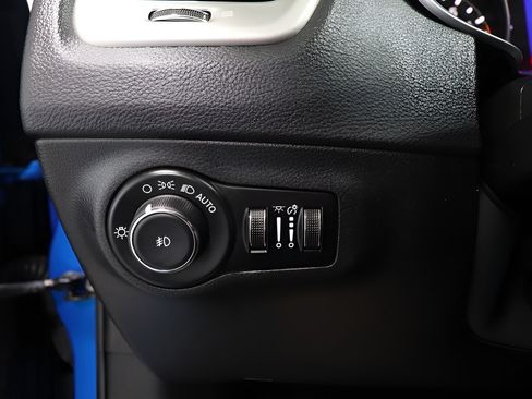 Used 2019 Jeep Compass Latitude AWD/4WD image 18