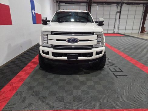 Used 2019 Ford F250 Lariat w/ Lariat Ultimate Package image 5