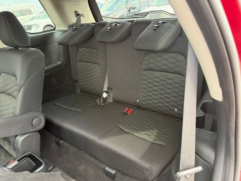 Used 2022 Nissan Pathfinder SV w/ SV Premium Package FWD image 10