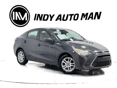 Used 2018 Toyota Yaris iA FWD image 2